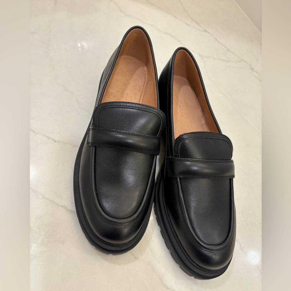 Classic Black Leather Lug-Sole Loafers for Women - Picture 6 of 12